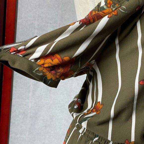 Derek Heart Green & White Striped Floral Romper w/Pockets (Junior’s XL) - Picture 11 of 11